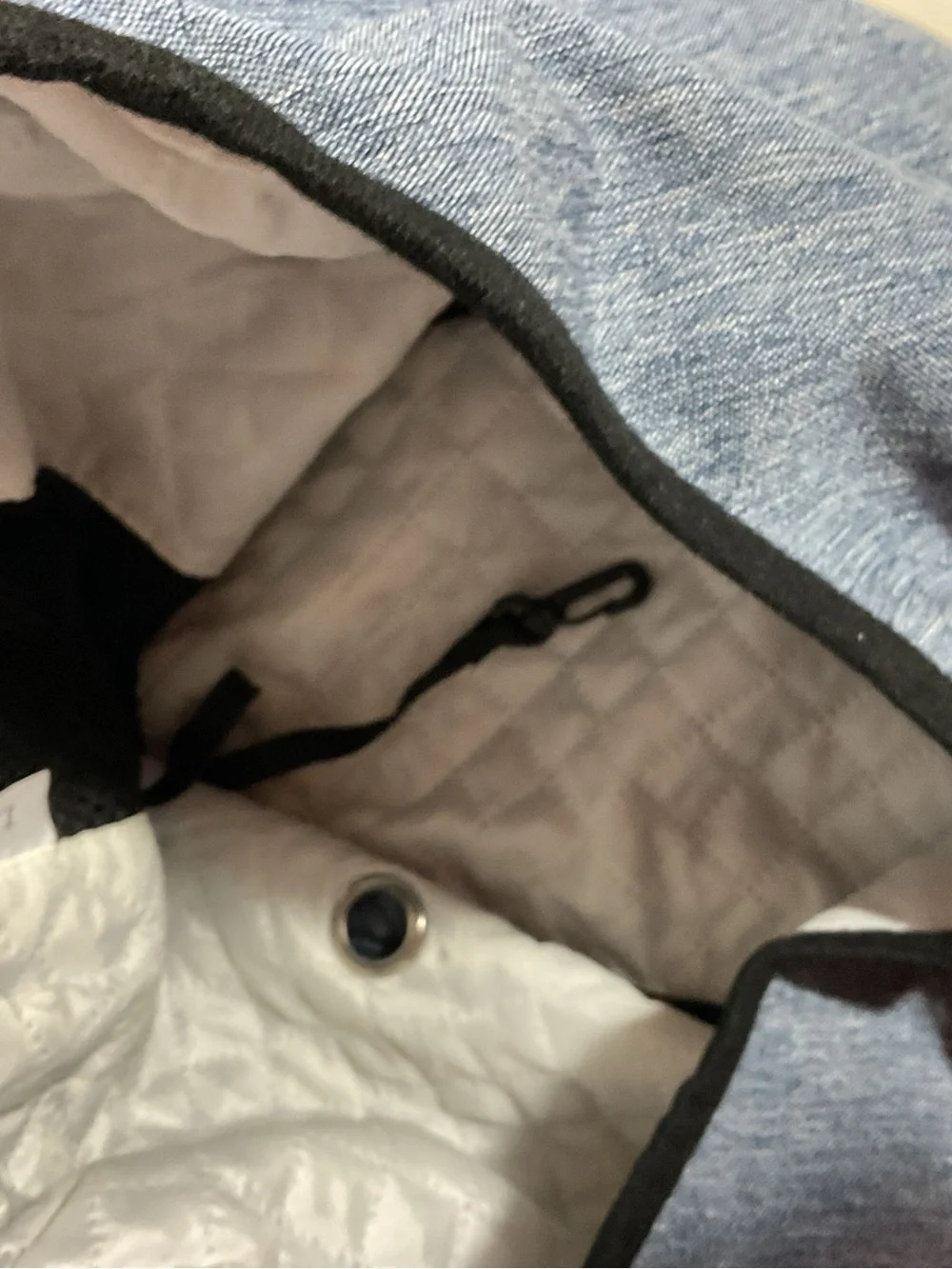 Halovie Dog Carrier Blue Purse Vented Nwot Pockets Adjustable Strap Light Blue M